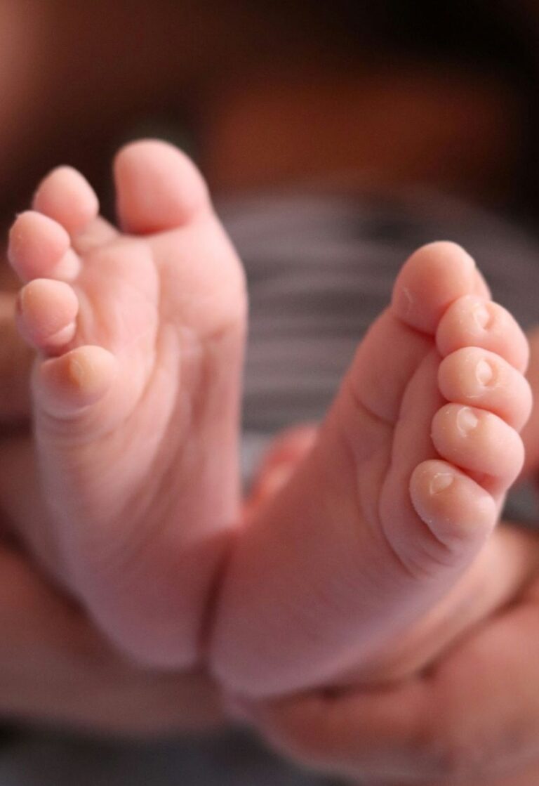 Ernährungsberatung für Mutter und Kind - Babyfüße